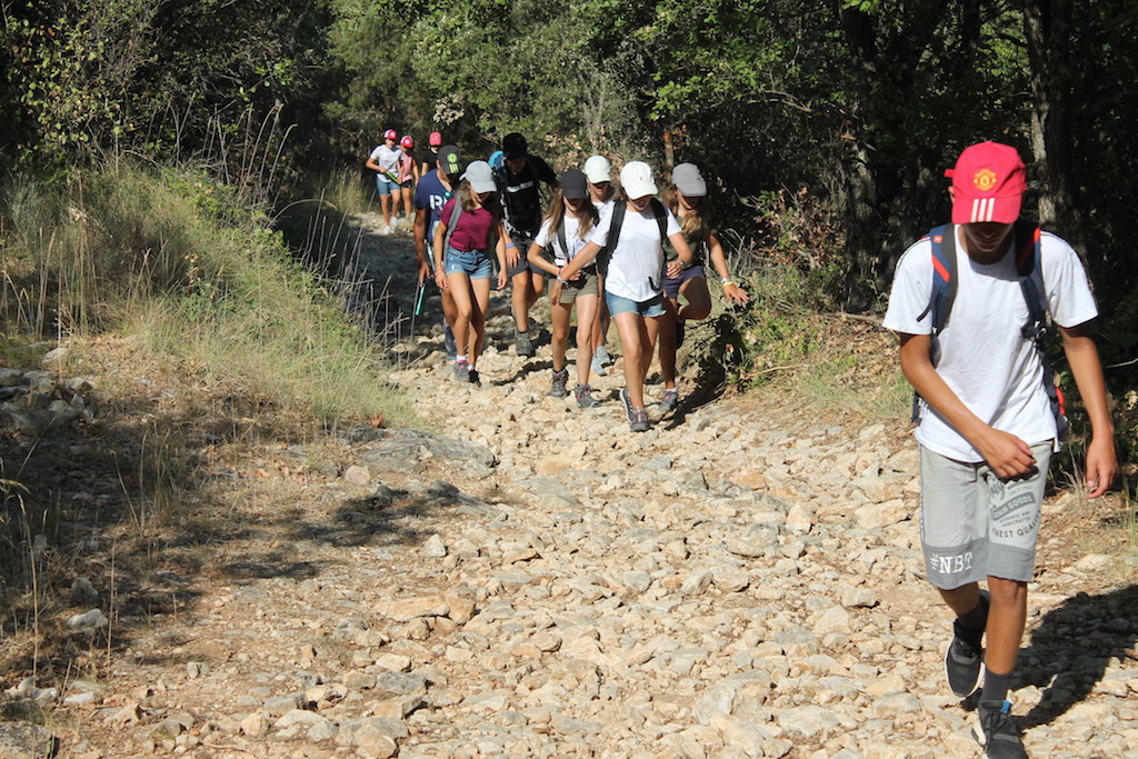 Village Camps International Summer Camp Ard&egrave;che, France 2019-07-26 https://www.villagecamps.com/journals_admin/images/2236-7403-FlagHike2 copy.jpg